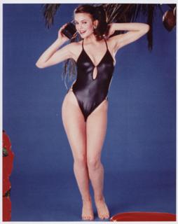Diane Lane feet photo thumbnail
