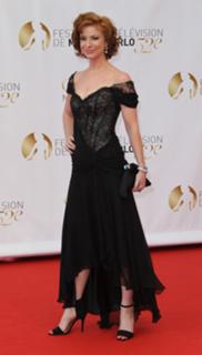 Diane Neal feet photo thumbnail