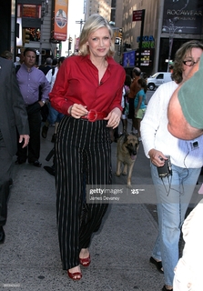 Diane Sawyer feet photo 7