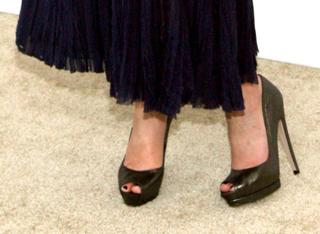 Dianna Agron feet photo thumbnail