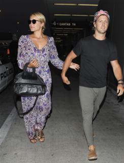 Dianna Agron feet photo thumbnail