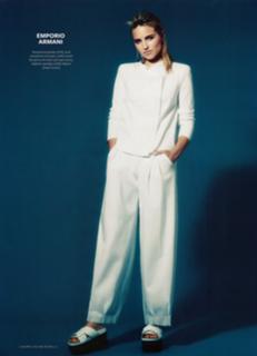 Dianna Agron feet photo thumbnail