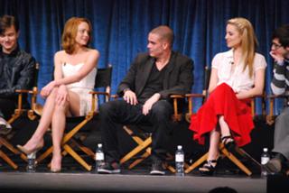 Dianna Agron feet photo thumbnail