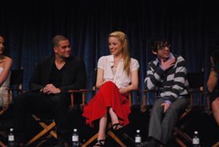 Dianna Agron feet photo thumbnail