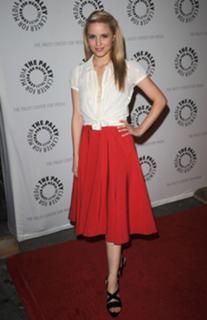 Dianna Agron feet photo thumbnail