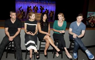 Dianna Agron feet photo thumbnail