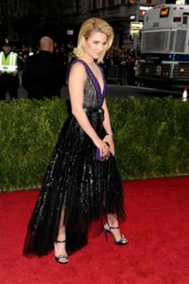 Dianna Agron feet photo thumbnail