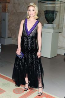 Dianna Agron feet photo thumbnail