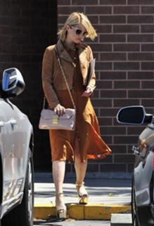 Dianna Agron feet photo thumbnail