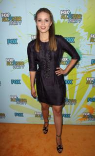 Dianna Agron feet photo thumbnail