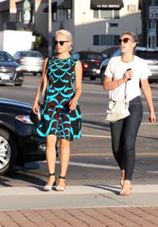 Dianna Agron feet photo thumbnail