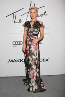 Dianna Agron feet photo thumbnail