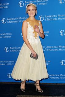 Dianna Agron feet photo thumbnail