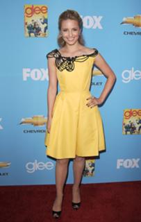 Dianna Agron feet photo thumbnail