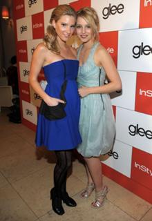 Dianna Agron feet photo thumbnail