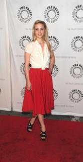 Dianna Agron feet photo thumbnail