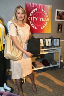 Dianna Agron feet photo thumbnail