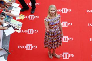 Dianna Agron feet photo thumbnail