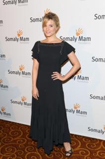 Dianna Agron feet photo thumbnail
