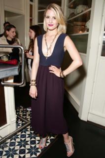 Dianna Agron feet photo thumbnail