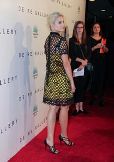 Dianna Agron feet photo thumbnail