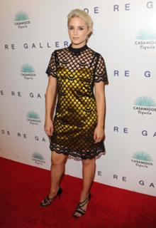Dianna Agron feet photo thumbnail