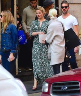 Dianna Agron feet photo thumbnail