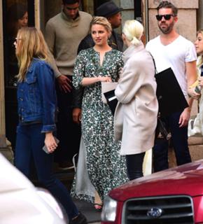 Dianna Agron feet photo thumbnail