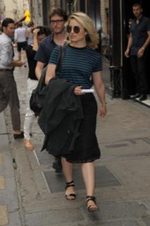 Dianna Agron feet photo thumbnail