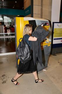 Dianna Agron feet photo thumbnail