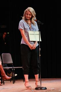 Dianna Agron feet photo thumbnail