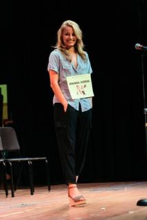 Dianna Agron feet photo thumbnail