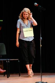 Dianna Agron feet photo thumbnail