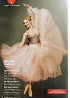 Dianna Agron feet photo thumbnail