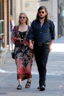 Dianna Agron feet photo thumbnail