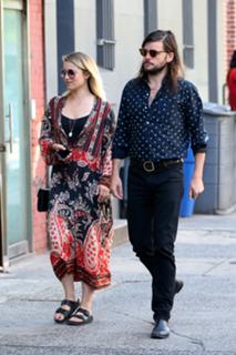 Dianna Agron feet photo thumbnail