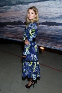 Dianna Agron feet photo thumbnail