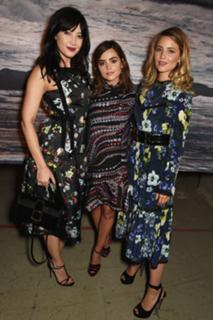Dianna Agron feet photo thumbnail