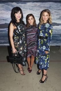 Dianna Agron feet photo thumbnail
