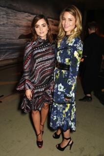 Dianna Agron feet photo thumbnail