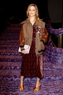 Dianna Agron feet photo thumbnail