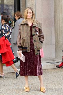 Dianna Agron feet photo thumbnail