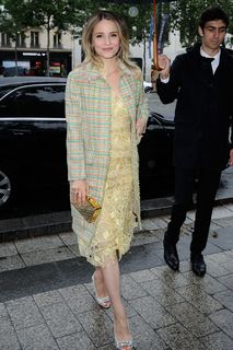 Dianna Agron feet photo thumbnail
