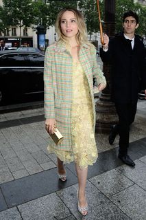 Dianna Agron feet photo thumbnail