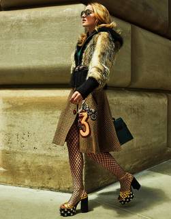 Dianna Agron feet photo thumbnail
