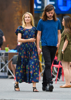 Dianna Agron feet photo thumbnail