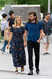 Dianna Agron feet photo thumbnail