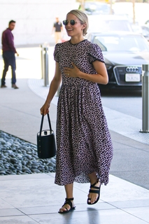 Dianna Agron feet photo thumbnail