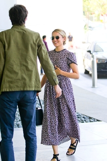 Dianna Agron feet photo thumbnail
