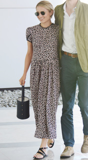 Dianna Agron feet photo thumbnail